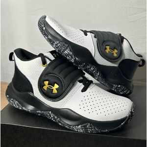 COPY - UNDER ARMOUR SNEAKERS Size 6Y (unisex) White /Black /Gold